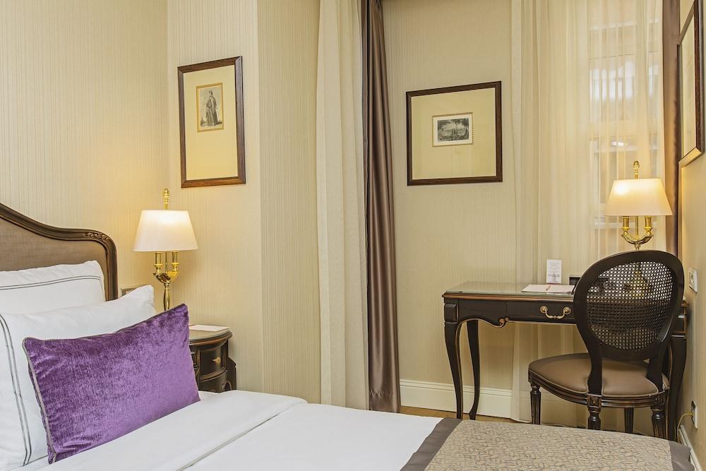 Meroddi Bagdatliyan Hotel Istanbul Exterior photo